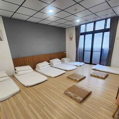 藏青民宿the Wind Guesthouse-Youth Inn Тайнань Номер фото