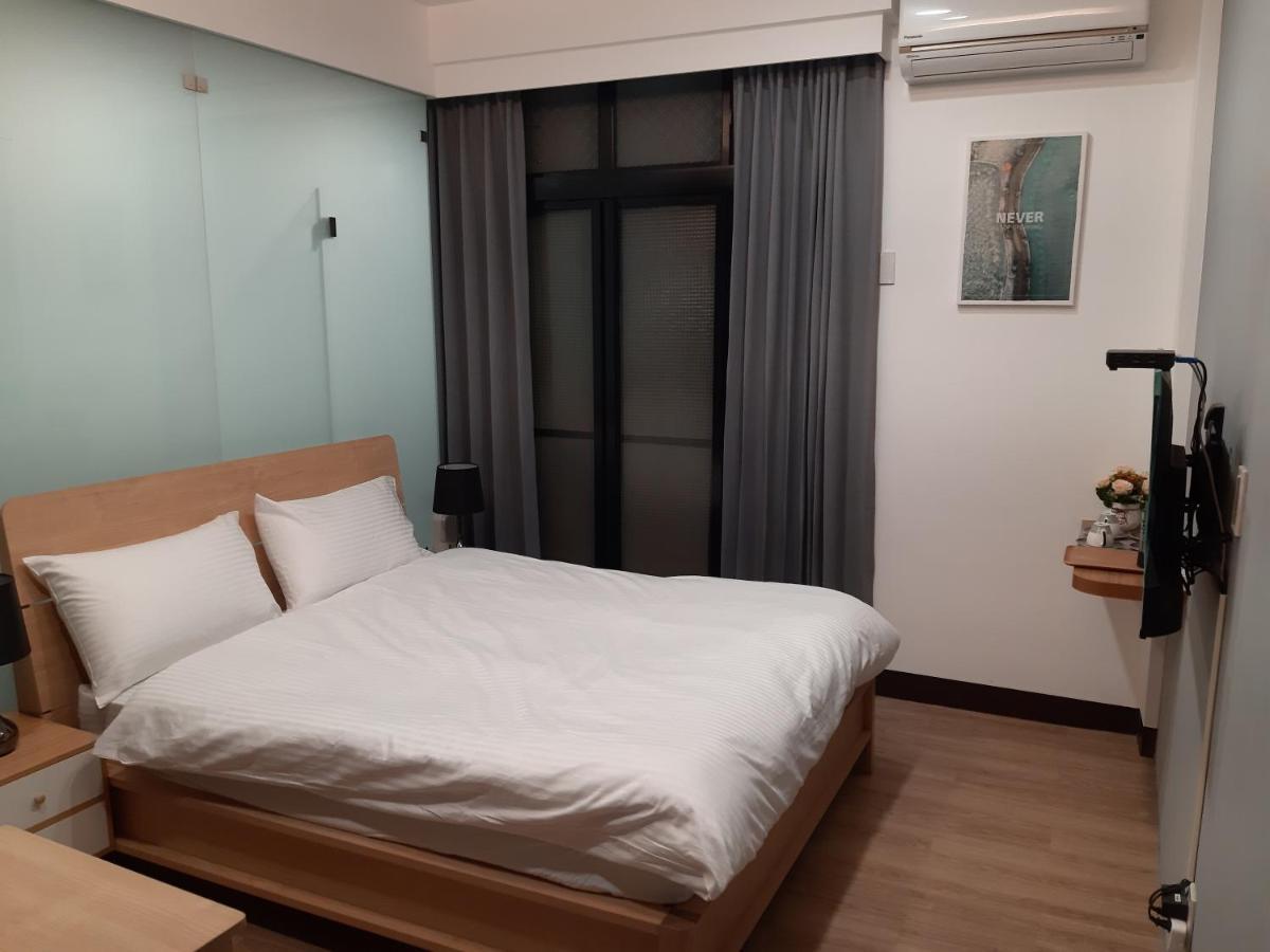 藏青民宿the Wind Guesthouse-Youth Inn Тайнань Номер фото