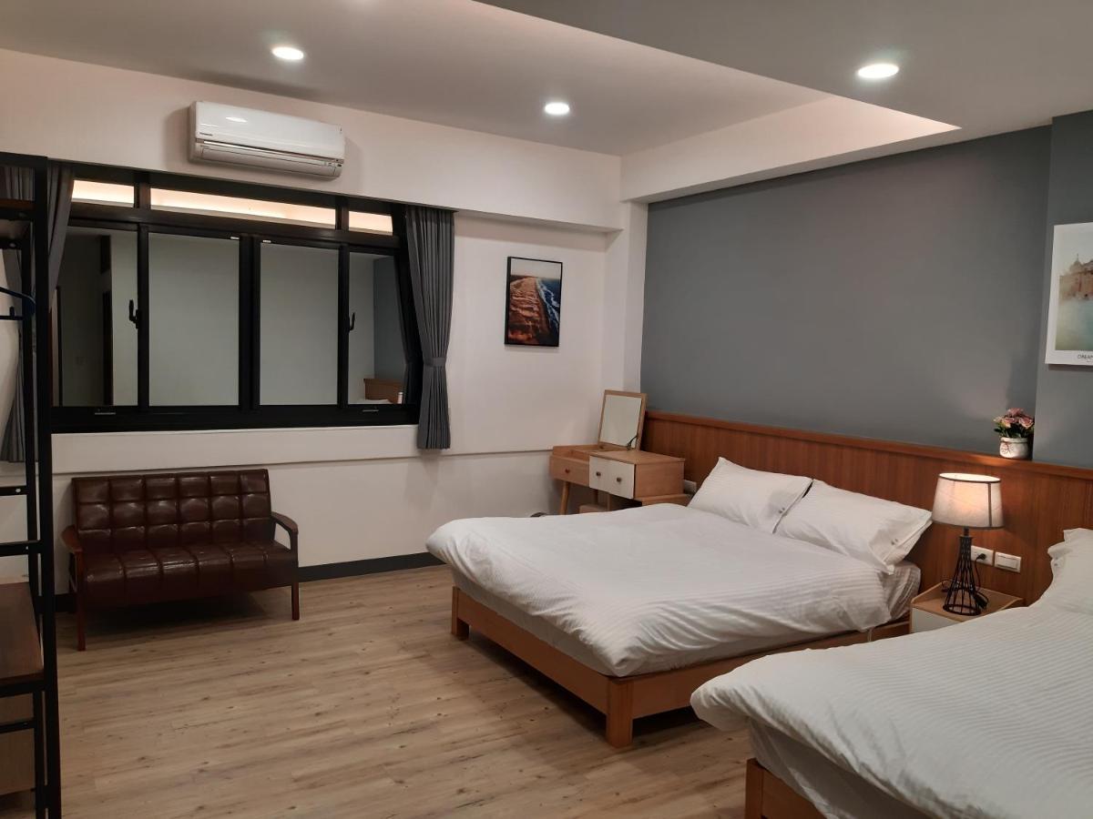 藏青民宿the Wind Guesthouse-Youth Inn Тайнань Номер фото