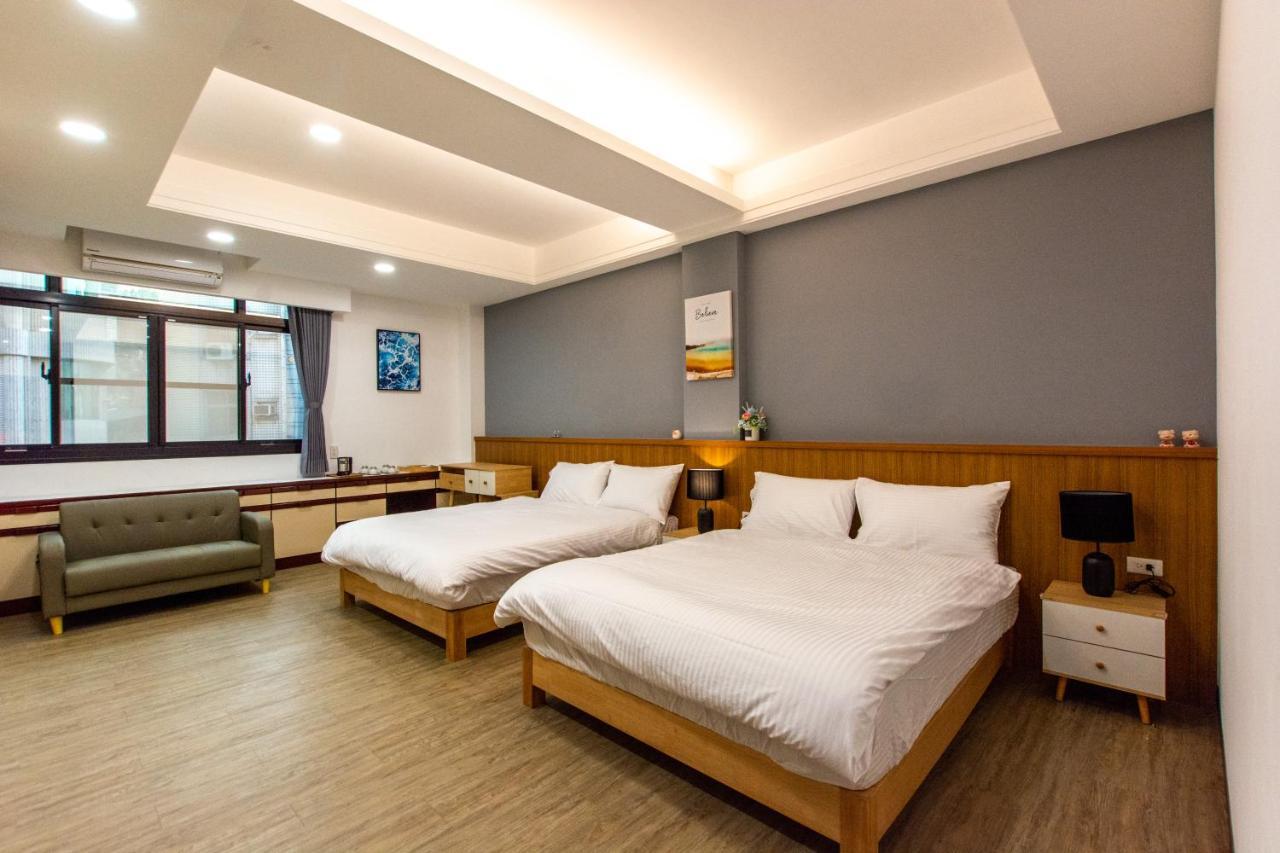 藏青民宿the Wind Guesthouse-Youth Inn Тайнань Экстерьер фото