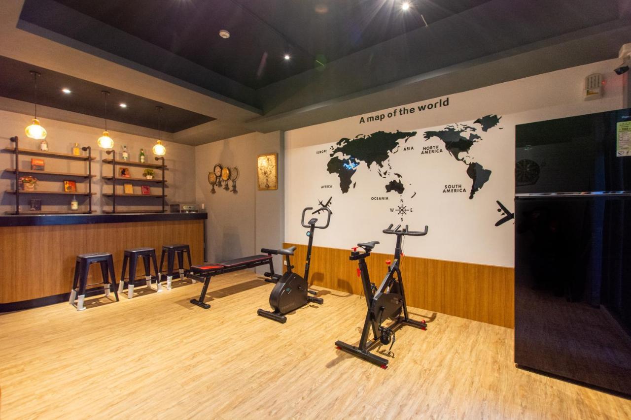 藏青民宿the Wind Guesthouse-Youth Inn Тайнань Экстерьер фото